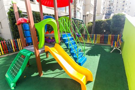 Apartamento para alugar com 56m², 2 quartos e 1 vaga Apartamento para alugar com 56m², 2 quartos e 1 vagaÁrea comum - Playground