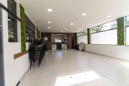 Apartamento para alugar com 56m², 2 quartos e 1 vaga Apartamento para alugar com 56m², 2 quartos e 1 vagaÁrea comum - Salão de festas
