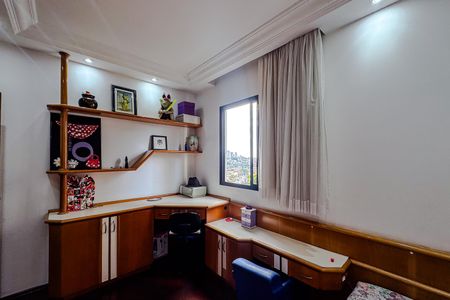 Apartamento à venda com 129m², 3 quartos e 2 vagasQuarto 2