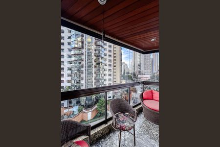Apartamento à venda com 129m², 3 quartos e 2 vagasVaranda