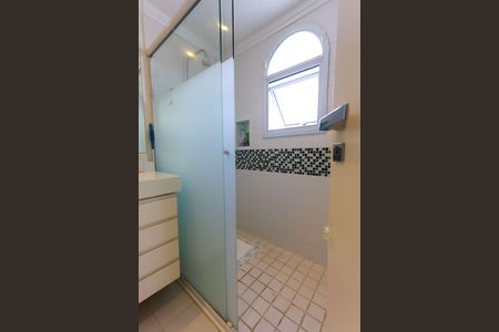Apartamento à venda com 211m², 3 quartos e 4 vagas Apartamento à venda com 211m², 3 quartos e 4 vagasBanheiro da Suíte 1