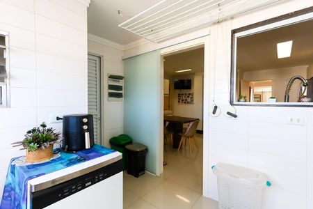 Apartamento à venda com 211m², 3 quartos e 4 vagas Apartamento à venda com 211m², 3 quartos e 4 vagasÁrea de Serviço