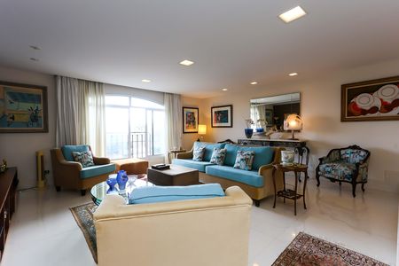 Apartamento à venda com 211m², 3 quartos e 4 vagas Apartamento à venda com 211m², 3 quartos e 4 vagasSala