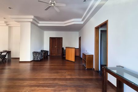 Apartamento à venda com 211m², 3 quartos e 4 vagas Apartamento à venda com 211m², 3 quartos e 4 vagasÁrea comum - Salão de festas