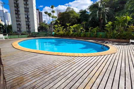 Apartamento à venda com 211m², 3 quartos e 4 vagas Apartamento à venda com 211m², 3 quartos e 4 vagasÁrea comum - Piscina