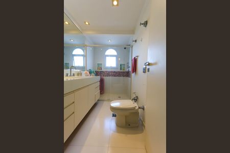 Apartamento à venda com 211m², 3 quartos e 4 vagas Apartamento à venda com 211m², 3 quartos e 4 vagasBanheiro da Suíte 3