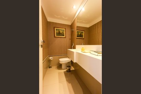 Apartamento à venda com 211m², 3 quartos e 4 vagas Apartamento à venda com 211m², 3 quartos e 4 vagaslavabo