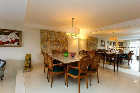 Apartamento à venda com 211m², 3 quartos e 4 vagas Apartamento à venda com 211m², 3 quartos e 4 vagasSala