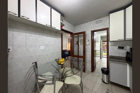 Casa de condomínio à venda com 170m², 3 quartos e 1 vaga Casa de condomínio à venda com 170m², 3 quartos e 1 vagaCozinha