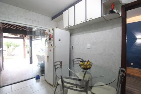 Casa de condomínio à venda com 170m², 3 quartos e 1 vagaCozinha