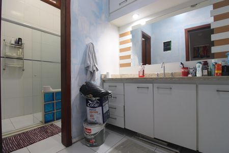 Casa de condomínio à venda com 170m², 3 quartos e 1 vagaBanheiro social