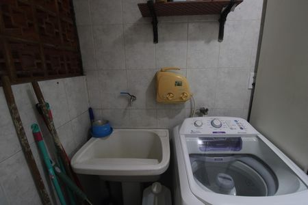 Casa de condomínio à venda com 170m², 3 quartos e 1 vagaÁrea de serviço 