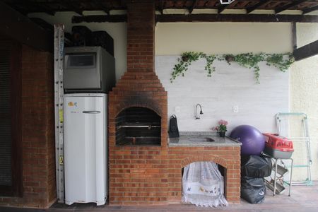 Casa de condomínio à venda com 170m², 3 quartos e 1 vagaQuintal - Churrasqueira 