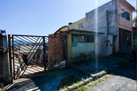 Casa à venda com 250m², 2 quartos e 8 vagasFachada
