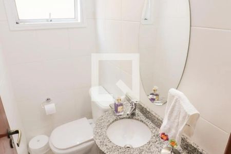 Casa de condomínio para alugar com 210m², 3 quartos e 2 vagasLavabo