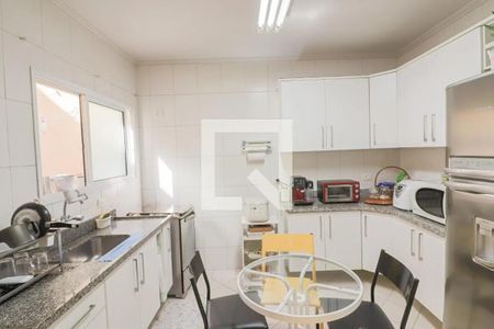 Casa de condomínio para alugar com 210m², 3 quartos e 2 vagasCozinha