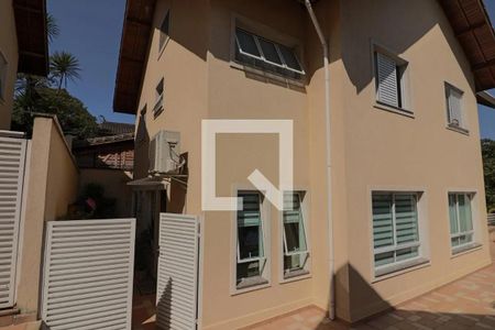 Casa de condomínio para alugar com 210m², 3 quartos e 2 vagasFachada