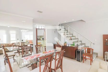 Casa de condomínio para alugar com 210m², 3 quartos e 2 vagasSala