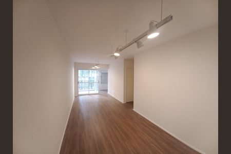 Apartamento à venda com 75m², 2 quartos e 1 vaga Apartamento à venda com 75m², 2 quartos e 1 vagaSala