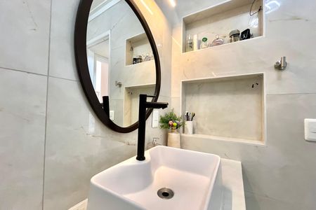 Apartamento para alugar com 82m², 3 quartos e 1 vaga Apartamento para alugar com 82m², 3 quartos e 1 vagaBanheiro Corredor