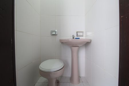 Casa de condomínio para alugar com 243m², 2 quartos e 1 vagaÁrea de serviço - Banheiro 2