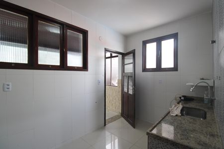 Casa de condomínio para alugar com 243m², 2 quartos e 1 vagaCozinha