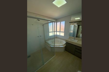 Casa de condomínio à venda com 436m², 4 quartos e 4 vagas