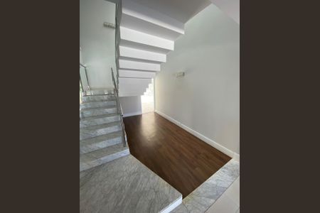 Casa de condomínio à venda com 436m², 4 quartos e 4 vagas