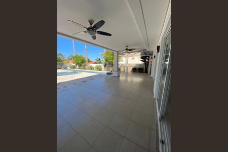 Casa de condomínio à venda com 436m², 4 quartos e 4 vagas