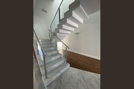 Casa de condomínio à venda com 436m², 4 quartos e 4 vagas
