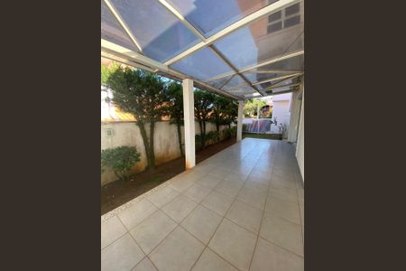 Casa de condomínio à venda com 436m², 4 quartos e 4 vagas