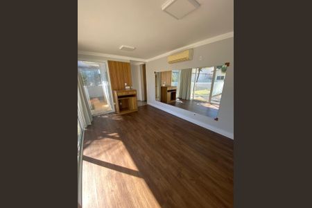 Casa de condomínio à venda com 436m², 4 quartos e 4 vagas