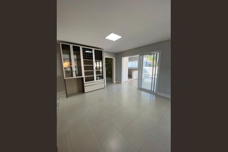 Casa de condomínio à venda com 436m², 4 quartos e 4 vagas