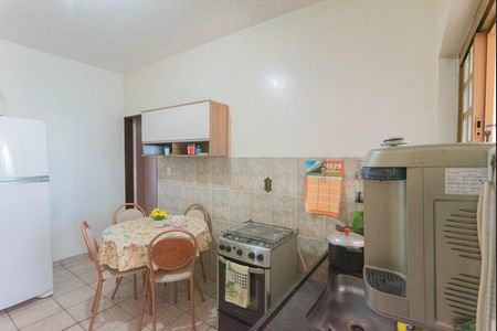 Casa à venda com 200m², 2 quartos e 2 vagas