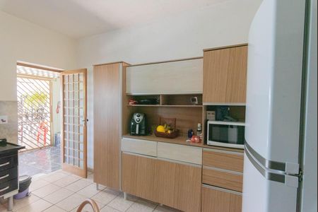 Casa à venda com 200m², 2 quartos e 2 vagas