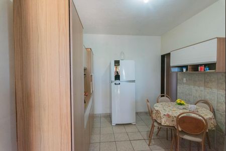 Casa à venda com 200m², 2 quartos e 2 vagas