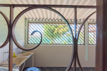 Casa à venda com 200m², 2 quartos e 2 vagas