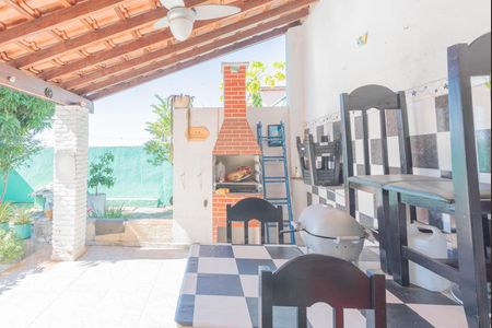 Casa à venda com 200m², 2 quartos e 2 vagas