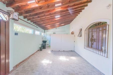 Casa à venda com 200m², 2 quartos e 2 vagas
