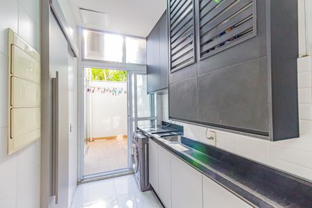 Apartamento à venda com 105m², 3 quartos e 2 vagas Apartamento à venda com 105m², 3 quartos e 2 vagasÁrea de Serviço