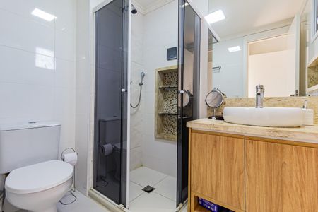 Apartamento à venda com 105m², 3 quartos e 2 vagas Apartamento à venda com 105m², 3 quartos e 2 vagasBanheiro da Suíte