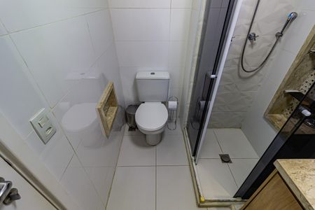 Apartamento à venda com 105m², 3 quartos e 2 vagas Apartamento à venda com 105m², 3 quartos e 2 vagasBanheiro da Suíte