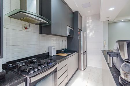 Apartamento à venda com 105m², 3 quartos e 2 vagas Apartamento à venda com 105m², 3 quartos e 2 vagasCozinha e Área de Serviço