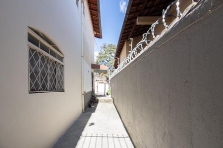 Casa à venda com 96m², 3 quartos e 1 vaga Casa à venda com 96m², 3 quartos e 1 vagaEntrada