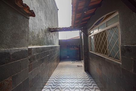 Casa à venda com 96m², 3 quartos e 1 vaga Casa à venda com 96m², 3 quartos e 1 vagaVaranda
