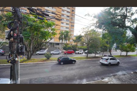 Vista da cozinha   de apartamento para alugar com 1 quarto, 40m² em Bom Jesus, Porto Alegre