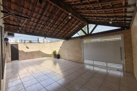 Casa para alugar com 146m², 2 quartos e 3 vagas Casa para alugar com 146m², 2 quartos e 3 vagasGaragem