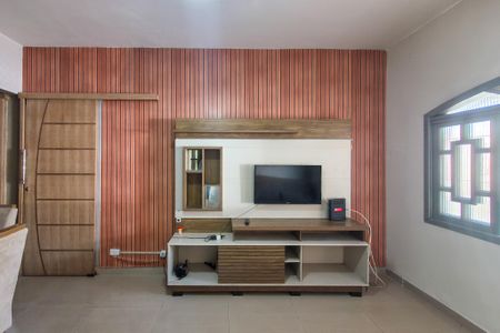 Casa para alugar com 146m², 2 quartos e 3 vagas Casa para alugar com 146m², 2 quartos e 3 vagasSala