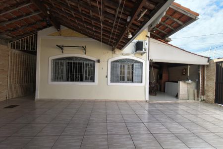 Casa para alugar com 146m², 2 quartos e 3 vagas Casa para alugar com 146m², 2 quartos e 3 vagasGaragem