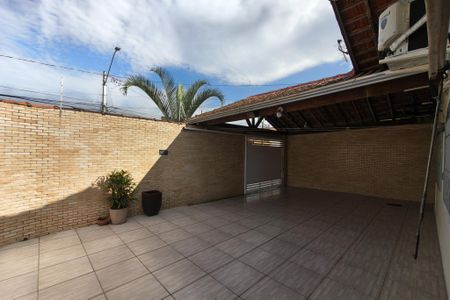 Casa para alugar com 146m², 2 quartos e 3 vagas Casa para alugar com 146m², 2 quartos e 3 vagasGaragem